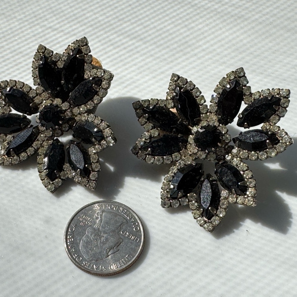 Sophisticated Black and Silver Floral Earrings - Picture 3 of 6